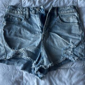 Women’s Buckle Jean shorts